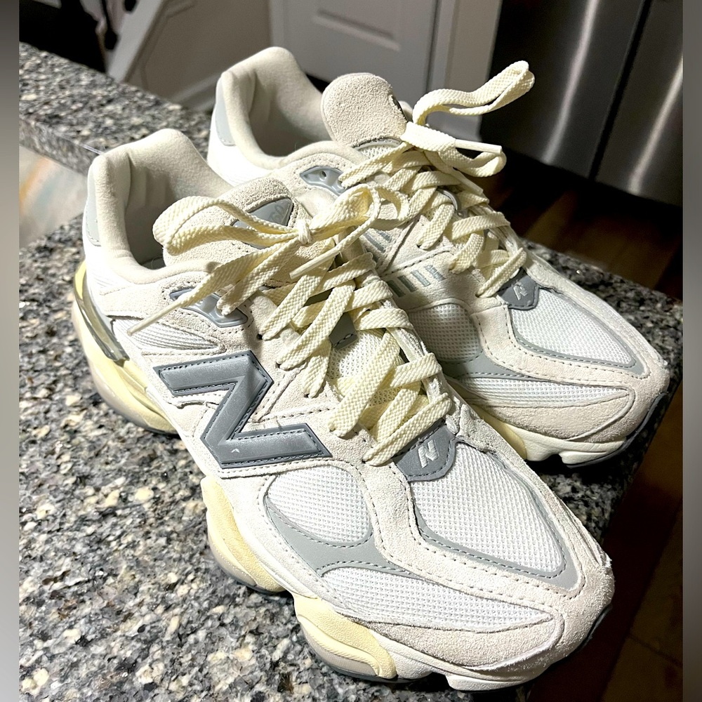 New Balance 9060 sea salt Size 8
